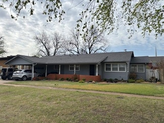 405 W Choctaw St, Lindsay, OK 73052