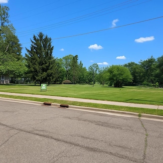 1549 Iroquois Ave, Battle Creek, MI 49015