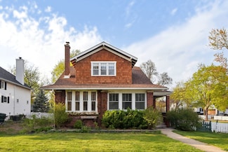200 W Russell St, Barrington, IL 60010