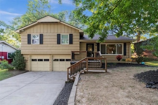 7906 Appleton Ave, Raytown, MO 64138