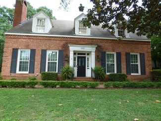 1310 N Fredonia St, Nacogdoches, TX 75961