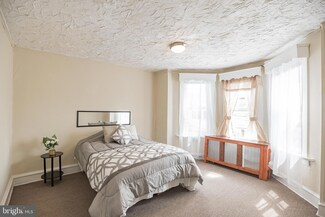 125 Hillside Ave, Darby, PA 19023