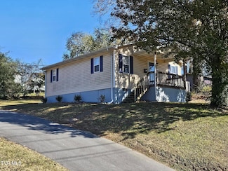 1228 E Sullivan Ct, Kingsport, TN 37664