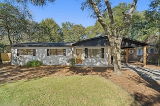 28 Circle Dr, Fort Walton Beach, FL 32547