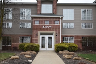 23004 Chandlers Ln Unit 4-344, Olmsted Falls, OH 44138