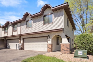 8515 Maplebrook Pkwy N, Brooklyn Park, MN 55445