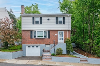 202 Glenellen Rd, West Roxbury, MA 02132