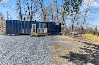 15 Highland Ave, Claremont, NH 03743