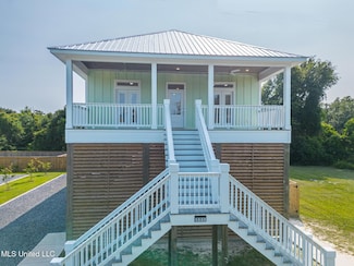 321 Hope Ln, Pass Christian, MS 39571