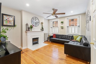37 Grove St Unit 2, Boston, MA 02114