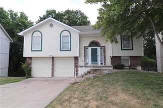 7212 N Hickory St, Kansas City, MO 64118