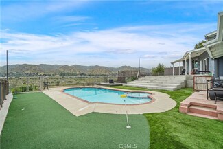 10241 Mcbroom St, Sunland, CA 91040