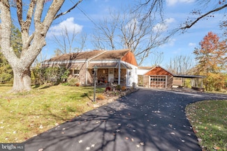 9 Woodsville Rd, Hopewell, NJ 08525