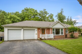 114 Woodland Rd, Libertyville, IL 60048