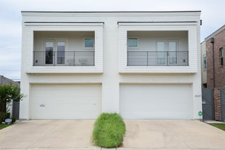 6529 Roper St, Dallas, TX 75209