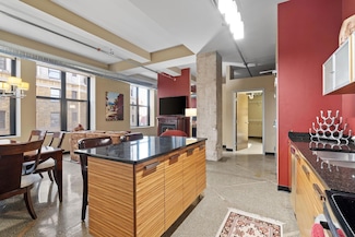 350 Saint Peter St Unit 802, Saint Paul, MN 55102