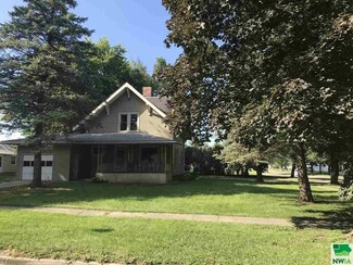 402 W 5th St, Sanborn, IA 51248