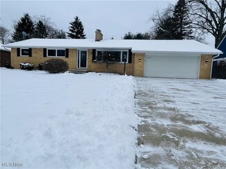 602 N Azalea Blvd, Barberton, OH 44203