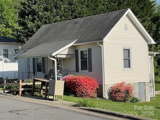 70 3rd St Unit 87, Marion, NC 28752
