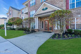 526 Sophee Ln, Lakewood, NJ 08701