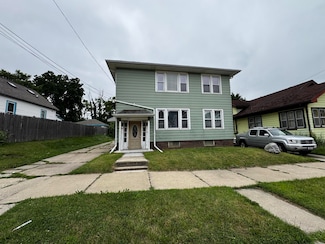 1927 Harriet St, Racine, WI 53404