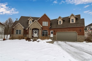 29 Hazelwood Ln, Grand Island, NY 14072