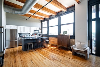 215 W Maple St Unit 403, Milwaukee, WI 53204