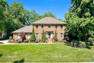 2418 Surrey Ln SE, Decatur, AL 35601