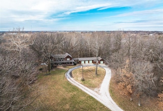 3001 Stipes Ln, Edwardsville, IL 62025