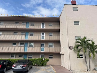 729 Lori Dr Unit 405, Palm Springs, FL 33461