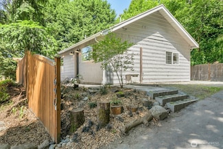 1690 S Kent Des Moines Rd, Des Moines, WA 98198