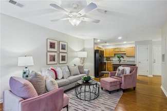 7100 W Friendly Ave Unit 107, Greensboro, NC 27410