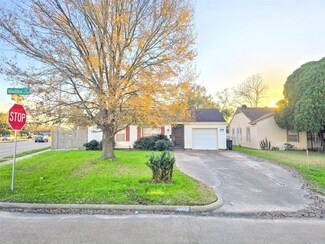 6701 Malibu Dr, Houston, TX 77092