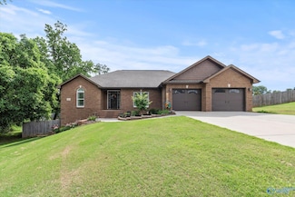 115 Grassy Bank Dr, New Market, AL 35761