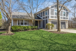 2979 Lexington Ln, Highland Park, IL 60035