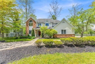 2736 Green Rd, Beachwood, OH 44122