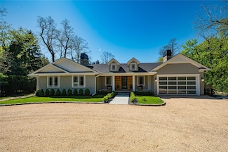 100 Greenlawn Rd, Huntington, NY 11743