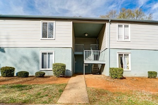 1915 Countrymens Ct, Charlotte, NC 28210