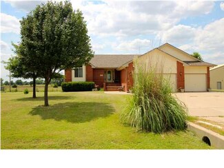 1657 Eileen St, Garden Plain, KS 67050