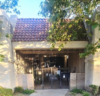 21000 Parthenia St Unit 6, Canoga Park, CA 91304