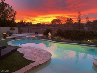 33 Plum Hollow Dr, Henderson, NV 89052