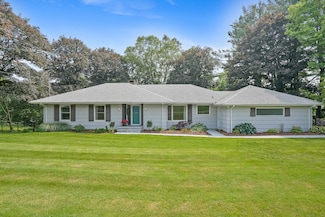 16 Dogwood Dr, Danbury, CT 06811