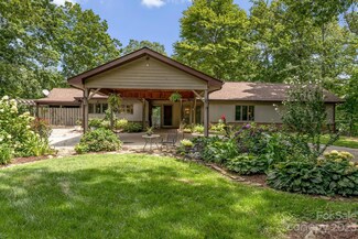 3521 Howard Gap Rd, Saluda, NC 28773