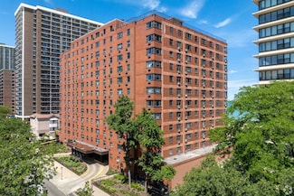5815 N Sheridan Rd Unit 810, Chicago, IL 60660
