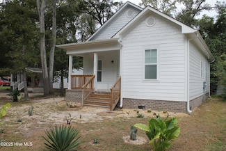 301 E Goodman St, Fair Bluff, NC 28439