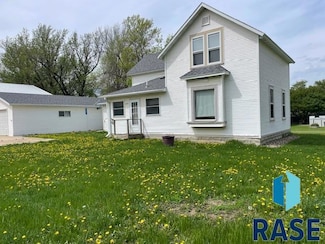 1131 Williams St, Larchwood, IA 51241