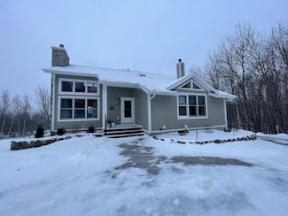 19 Grandview Dr, Berlin, NH 03570