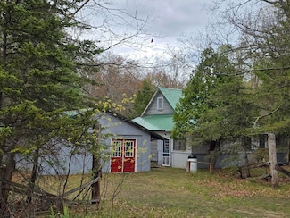 7470 Becker Rd, Manistee, MI 49660