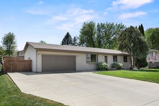 701 E Forest St, Belle Plaine, MN 56011