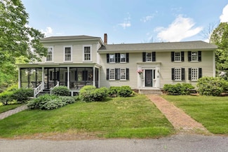 27 Wentworth Ave, Laconia, NH 03246